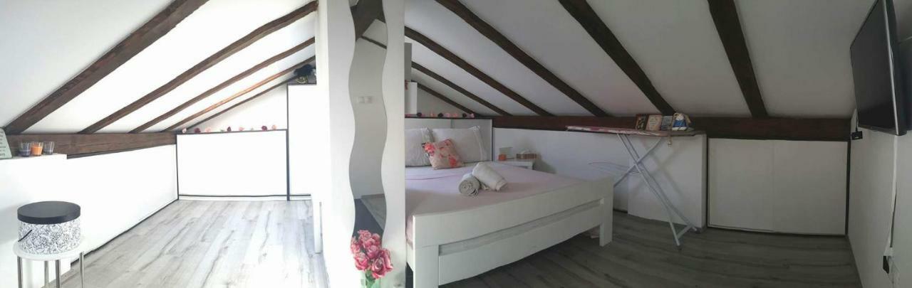 Chic Loft Appartment 크르크 외부 사진
